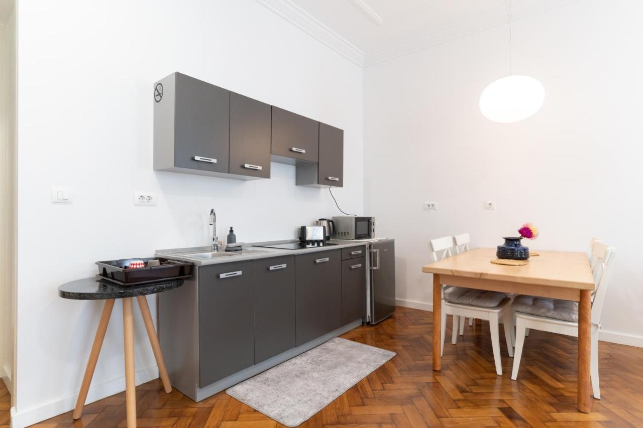 Mimi Carera Apartment & Room روفينج المظهر الخارجي الصورة